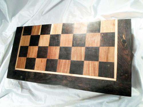 Wooden chess set  - stunning pieces looked hand carved - low price bid now!!